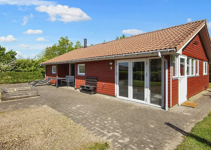 6 Person In Tarm-by Traum * Tarm