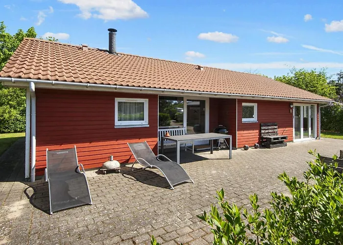 6 Person In Tarm-by Traum * Tarm